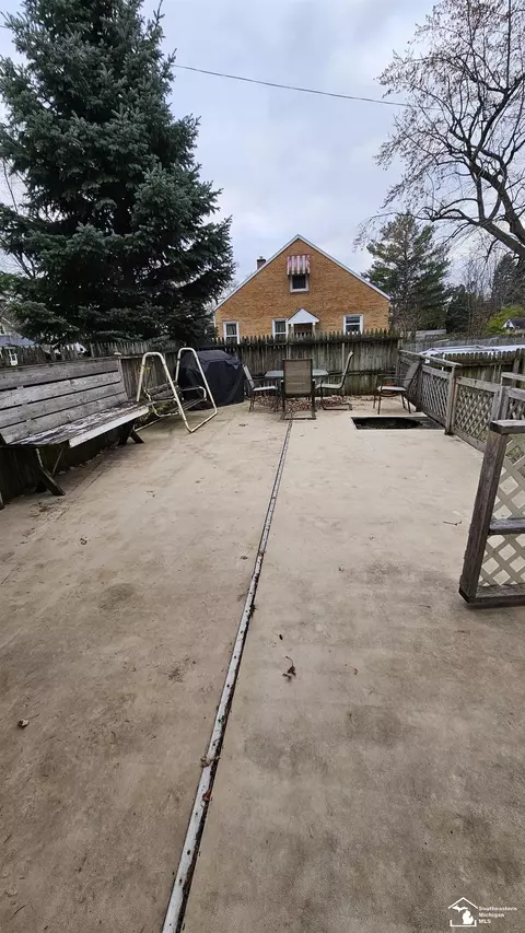 836 Smith, Monroe, MI 48161 photo 33