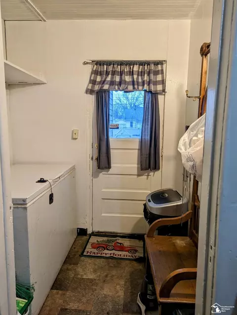 836 Smith, Monroe, MI 48161 photo 12