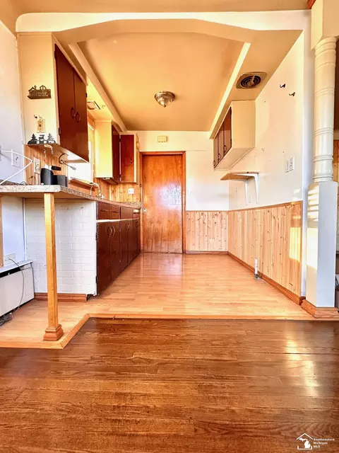 3272 Navarre, Monroe, MI 48162 photo 8
