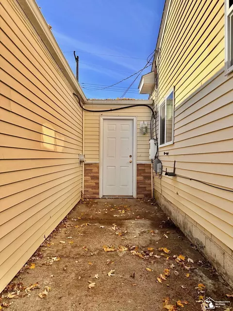 3272 Navarre, Monroe, MI 48162 photo 18