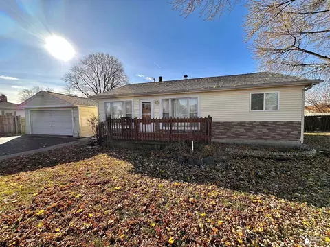 3272 Navarre, Monroe, MI 48162