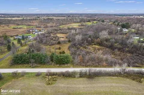 N Five Lakes, Lapeer, MI 48446