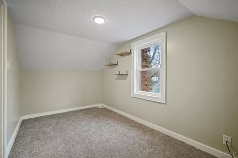 804 E Hunt, Adrian, MI 49221 photo 25