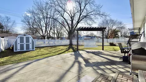 481 Fox, Monroe, MI 48161 photo 2