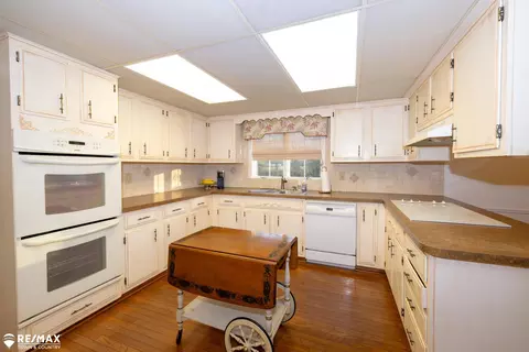 1083 Briarcliffe, Flint, MI 48532 photo 13