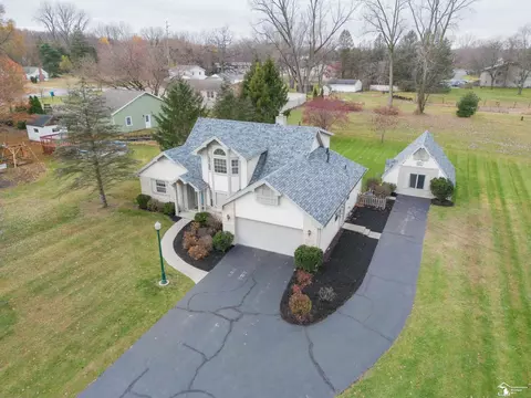 7443 Bridgeway, Temperance, MI 48182