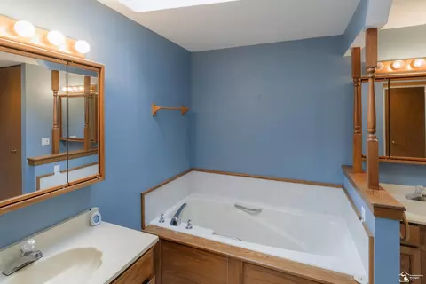 7443 Bridgeway, Temperance, MI 48182 photo 22