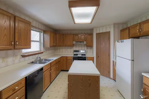 7443 Bridgeway, Temperance, MI 48182 photo 14