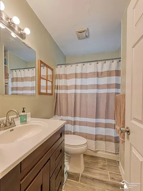 534 Bentley, Monroe, MI 48162 photo 12