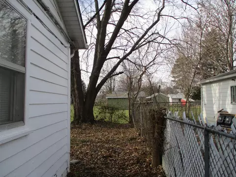 1012 S Chipman, Owosso, MI 48867 photo 3