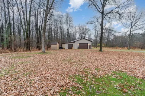 12416 Bell, Burt, MI 48417 photo 26