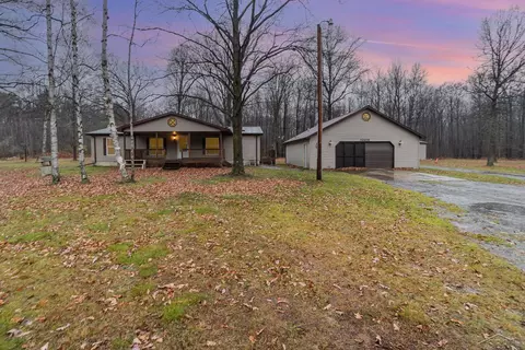 12416 Bell, Burt, MI 48417