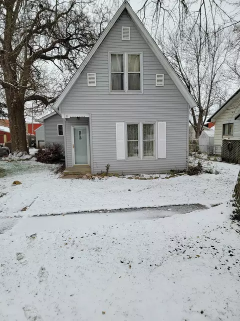 9466 Ash, New Lothrop, MI 48460