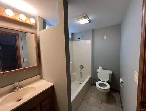 2220 E Vly, Adrian, MI 49221 photo 8