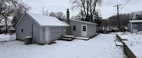 2220 E Vly, Adrian, MI 49221 photo 2
