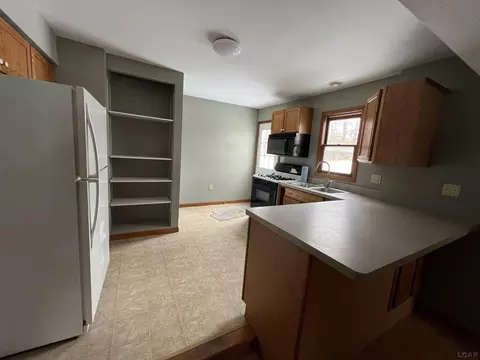 2220 E Vly, Adrian, MI 49221 photo 10