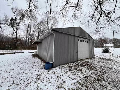2220 E Vly, Adrian, MI 49221 photo 5