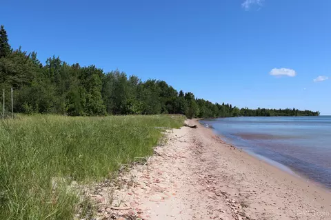 2060 Hermits Cv, Lake Linden, MI 49945