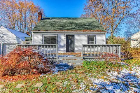 505 Hillcliff, Waterford, MI 48328