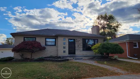 22018 Trombly, Saint Clair Shores, MI 48080