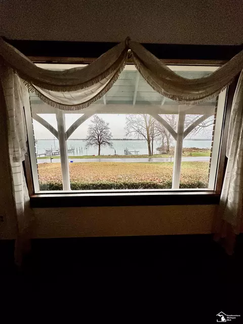 22596 East Riv, Grosse Ile, MI 48138 photo 25
