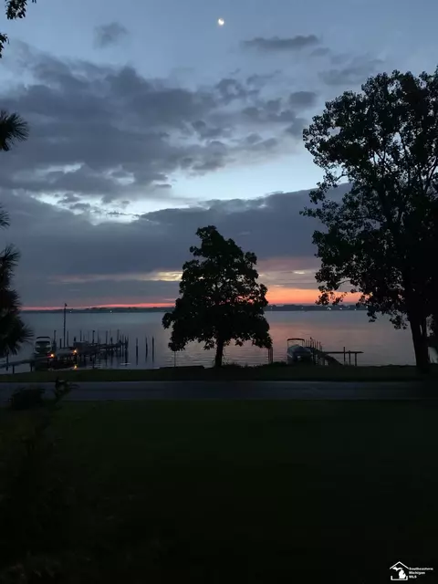22596 East Riv, Grosse Ile, MI 48138 photo 19