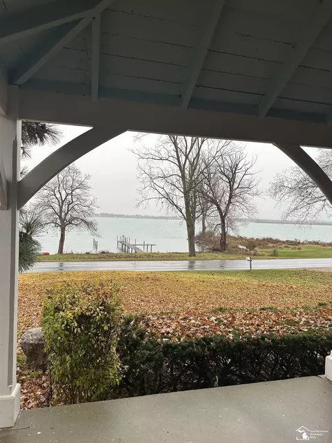 22596 East Riv, Grosse Ile, MI 48138 photo 9