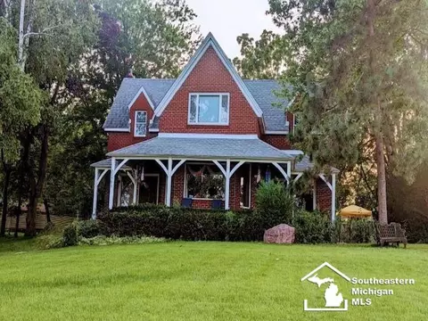 22596 East Riv, Grosse Ile, MI 48138