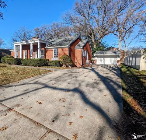 323 Oakwood, Monroe, MI 48162 photo 2