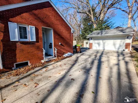 323 Oakwood, Monroe, MI 48162 photo 5