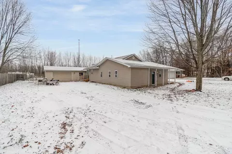 16400 Doyle, Hemlock, MI 48626 photo 3
