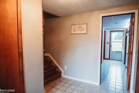 17033 Central, Romulus, MI 48174 photo 5