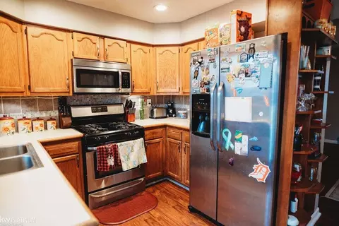 17033 Central, Romulus, MI 48174 photo 22