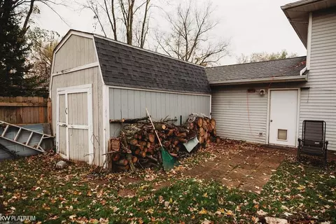 17033 Central, Romulus, MI 48174 photo 41