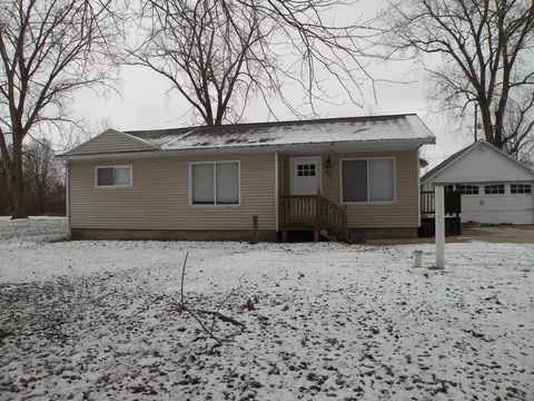 1695 W Dewey, Owosso, MI 48867