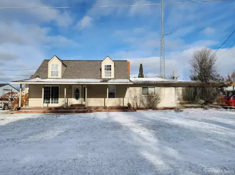 5224 11th, Escanaba, MI 49829