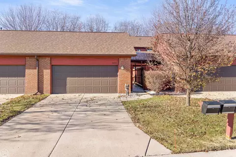 42273 Lochmoor, Clinton Township, MI 48038