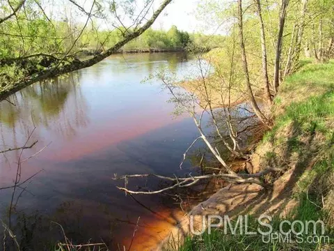 tbd off north oliver, Keweenaw Bay, MI 49958