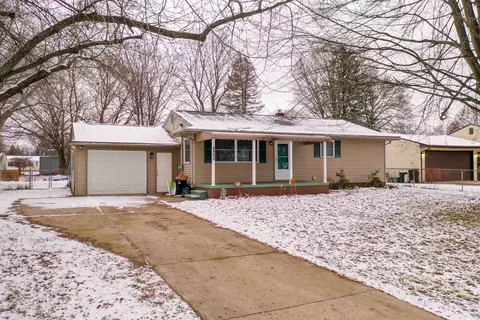 4453 Carmanwood, Flint, MI 48507
