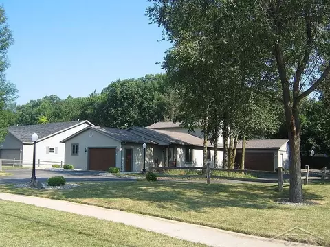 4900 W 4904 W Michigan, Saginaw, MI 48638