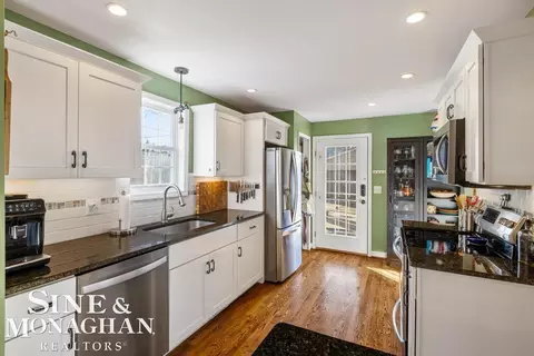 1379 Hampton, Grosse Pointe Woods, MI 48236 photo 8