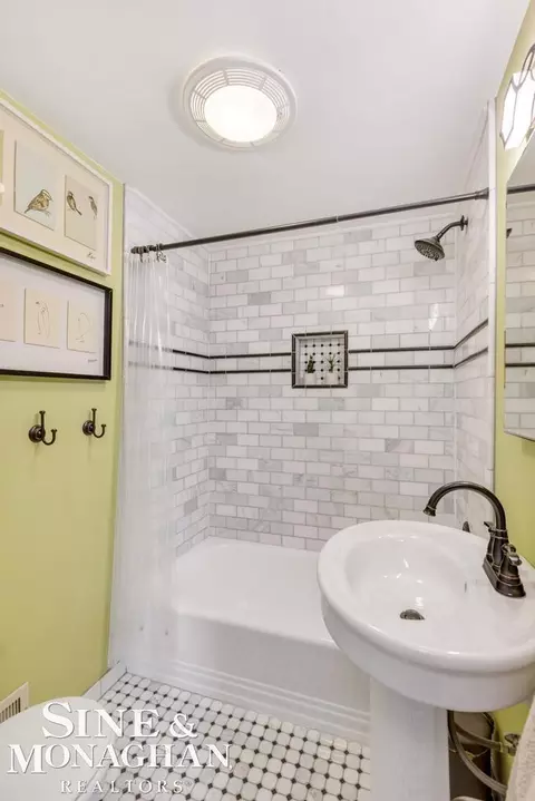 1379 Hampton, Grosse Pointe Woods, MI 48236 photo 23