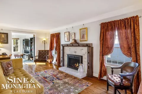 1379 Hampton, Grosse Pointe Woods, MI 48236 photo 4