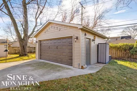 1379 Hampton, Grosse Pointe Woods, MI 48236 photo 35
