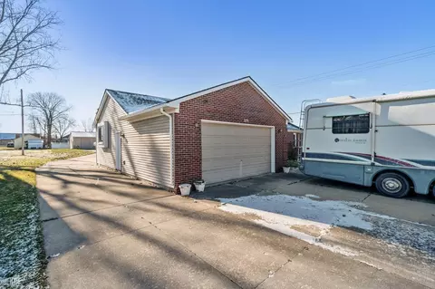 5376 Gardner E, Sterling Heights, MI 48310 photo 2