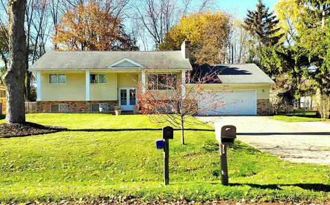 38185 Willowmere, Harrison Township, MI 48045