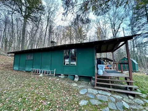863 Ffh16, Iron River, MI 49935
