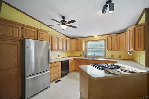 1010 Sutton, Adrian, MI 49221 photo 11
