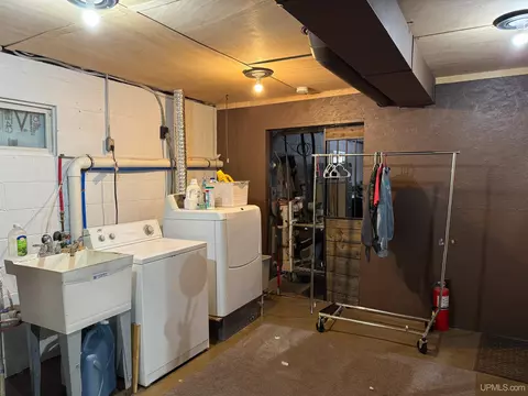 1320 Olmsted, Ishpeming, MI 49849 photo 24