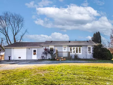 2053 Carleton W, Carleton, MI 48117